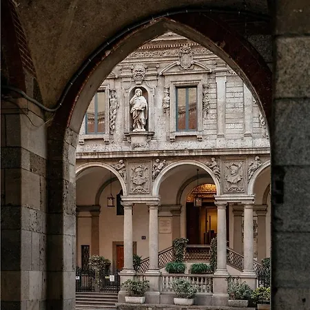 Palazzo Cordusio, A Gran Melia - The Leading Of The World 5* Milaan