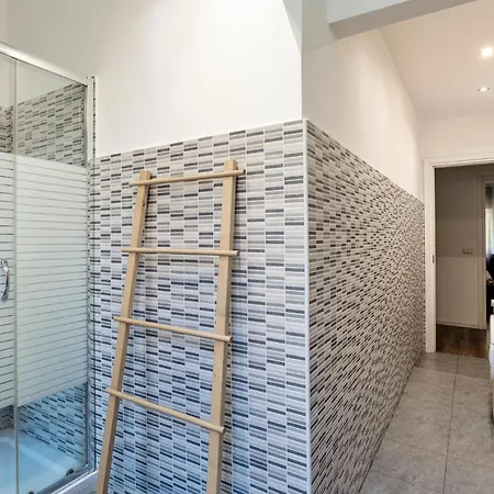 Luxury 4 Bedrooms Close To Duomo Milão