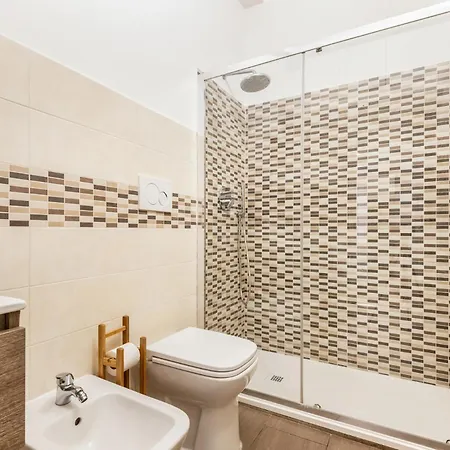 Stayeasy Fara12 - Station & Downtown Walking Distance شقة ميلان