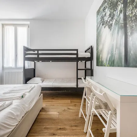 Stayeasy Fara12 - Station & Downtown Walking Distance ميلان