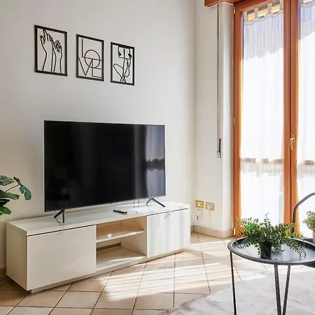 10 Min H Besta - Grande Con 3 Letti E 2 Bagni * Milano