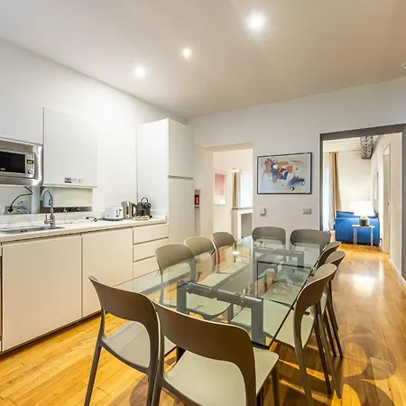 Spacious 3 Bedroom 2 Bathroom Near Metro Crocetta Center 米兰