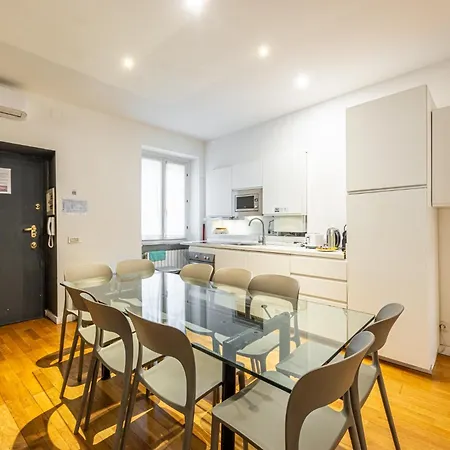 Spacious 3 Bedroom 2 Bathroom Near Metro Crocetta Center * 米兰