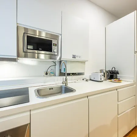 公寓 Spacious 3 Bedroom 2 Bathroom Near Metro Crocetta Center *