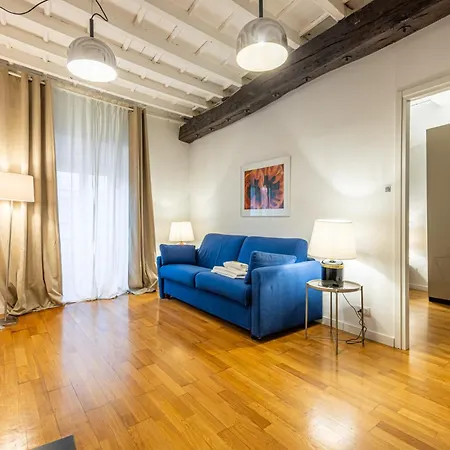 Spacious 3 Bedroom 2 Bathroom Near Metro Crocetta Center Apartament Mediolan