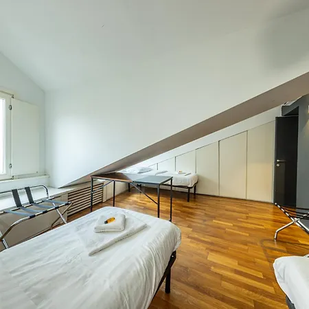 Spacious 3 Bedroom 2 Bathroom Near Metro Crocetta Center Apartament
