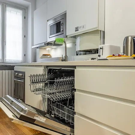 Apartament Spacious 3 Bedroom 2 Bathroom Near Metro Crocetta Center
