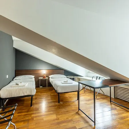 Spacious 3 Bedroom 2 Bathroom Near Metro Crocetta Center * Mediolan