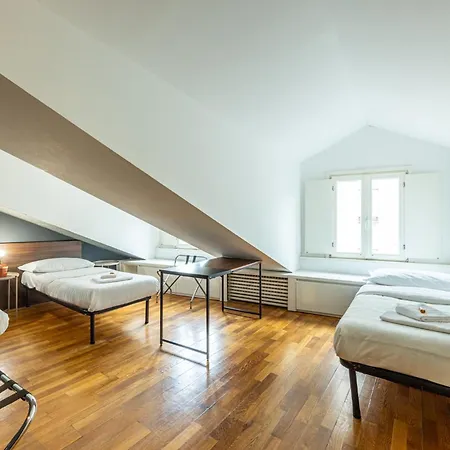 Spacious 3 Bedroom 2 Bathroom Near Metro Crocetta Center Apartament Mediolan