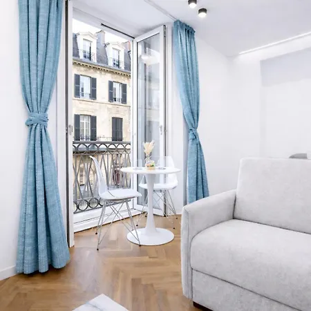 B And G San Babila- Luxury In The Heart Of - Design District 3* Milano
