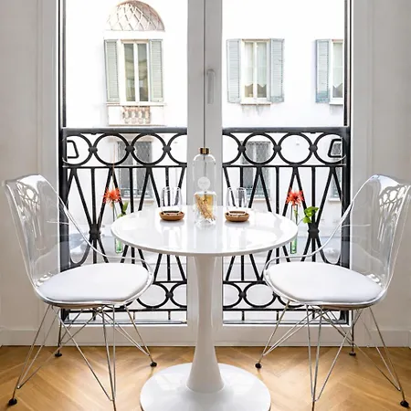 B And G San Babila- Luxury In The Heart Of - Design District Konukevi