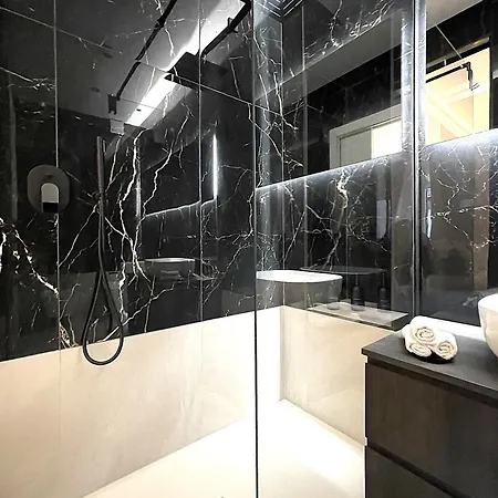 Konukevi B And G San Babila- Luxury In The Heart Of - Design District 3*