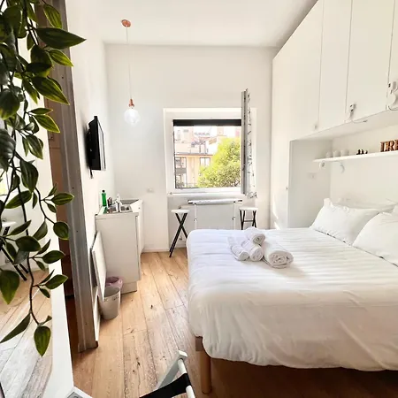 5 Min Walk To Duomo Petite Loft! Apartament *