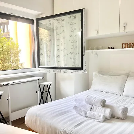 Daire 5 Min Walk To Duomo Petite Loft!