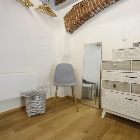 Casera Loft, Historic Courtyard In Navigli Apartment