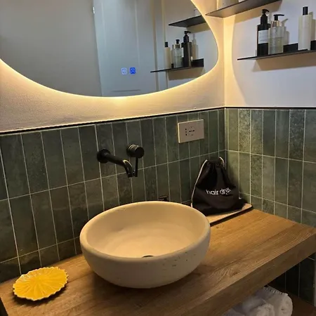 Apartment Liam Gem Navigli Design