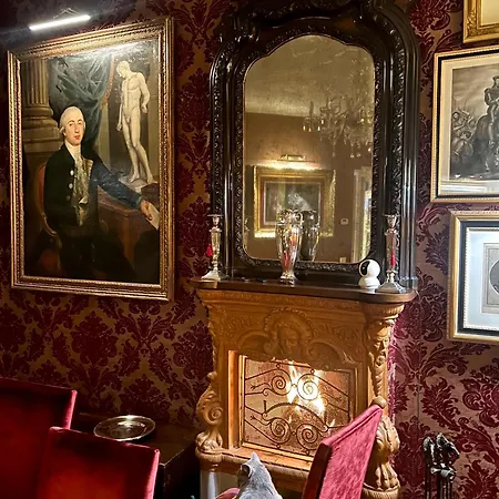 Charming Elegant In Historic Art Nouveau Building,