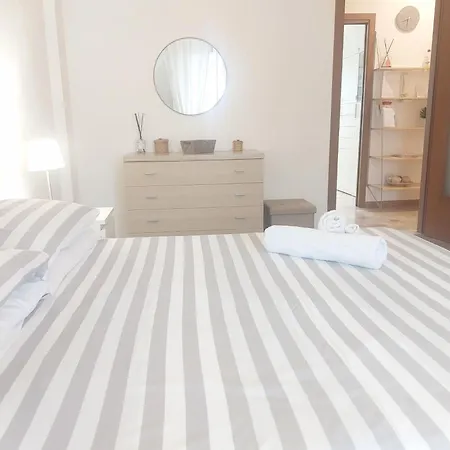 Floor Retreat Private Balconies Cityskyline Milan