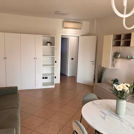 Parkview House A - Carozzi Apartment