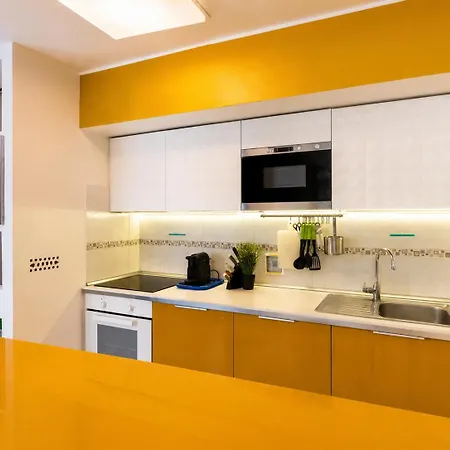 Stylish 8-bed Near Duomo Ideal For Groups Families With Terrace Garden Parking Ferienhaus Mailand