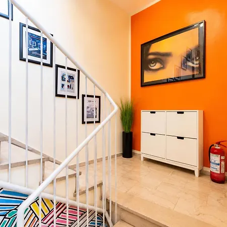 Ferienhaus Stylish 8-bed Near Duomo Ideal For Groups Families With Terrace Garden Parking Mailand