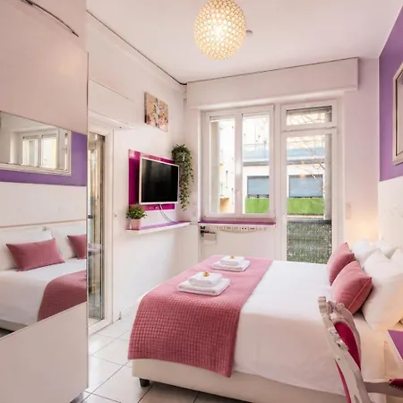 Stylish 8-bed Near Duomo Ideal For Groups Families With Terrace Garden Parking Ferienhaus