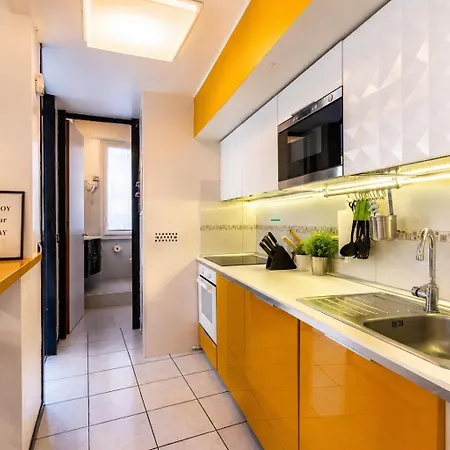 Stylish 8-bed Near Duomo Ideal For Groups Families With Terrace Garden Parking Ferienhaus *