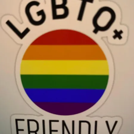 Private & Shared - 1 Min To Metro - Later Check-in After At 19 - Lgbt Friendly - - No People Do Not Respect The Time - No People Do Not For Sleep Before Midnight 24 Privatunterkunft