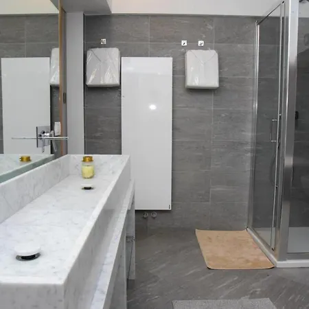 Luxury Loft With Sauna & Jacuzzi דירה מילאנו