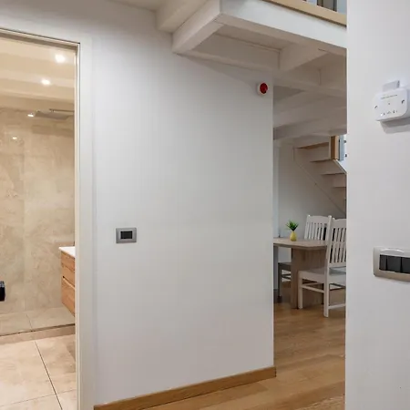 Garibaldi's Nest - Modern Loft In The Center شقة *