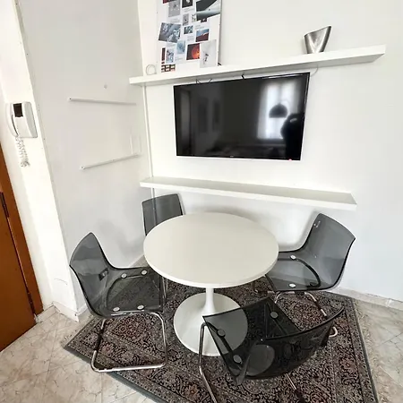 Apartamento Entire Private 12 Minutes From Duomo