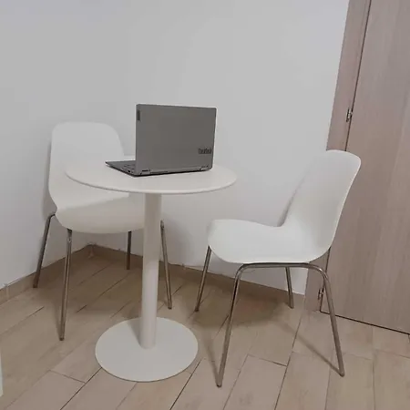 Check-inganni, Sopra La Metropolitana Fianco Cdi Apartamento *