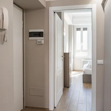 Settembrini's Nest - Next to Stazione Centrale Appartamento *