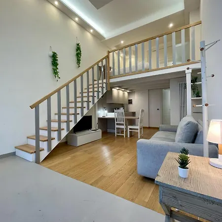 Rosales' Nest - Close To Metro And Train *