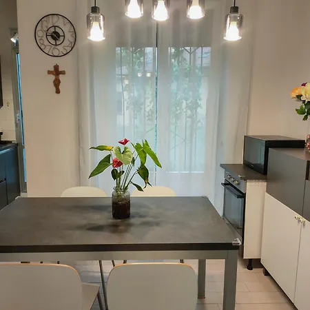 Appartamento Isola Metro 20m Modern Balcony Arthome Milano