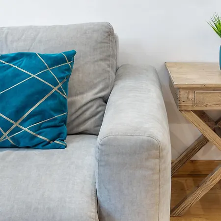 Garibaldi's Nest - Modern Loft In The Center شقة *