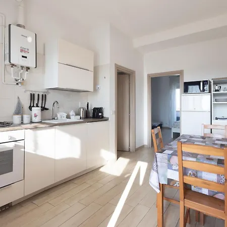 Check-inganni, Sopra La Metropolitana Fianco Cdi Apartamento