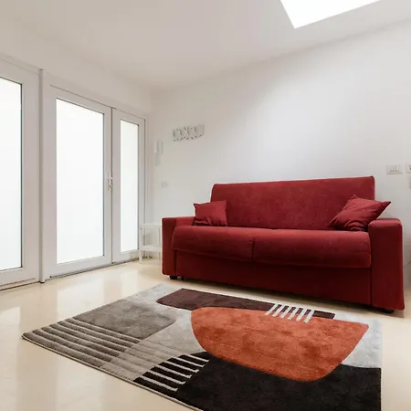 Guesthost - Design Loft In Porta Vittoria Milão