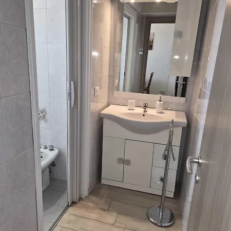 Check-inganni, Sopra La Metropolitana Fianco Cdi Apartamento Milán