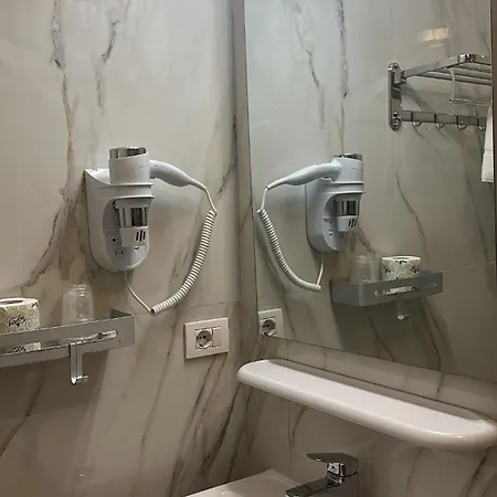 Hotell Brianza 3*