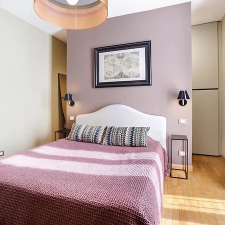 Luxury Apartment *
