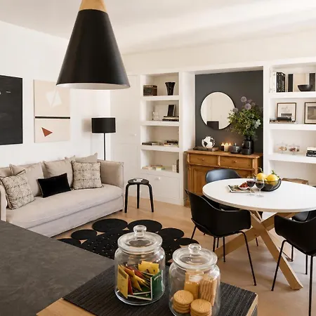 Comecasa Lily Pads -elegant Apartment- In The Center Appartamento