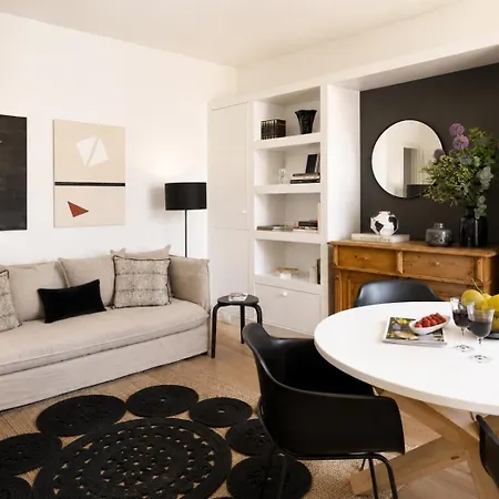 Appartamento Comecasa Lily Pads -elegant Apartment- In The Center