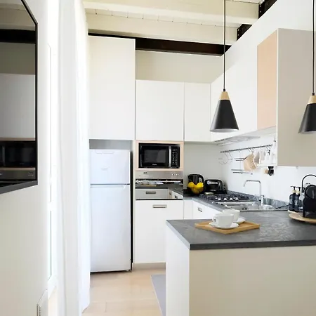 Appartamento Comecasa Lily Pads -elegant Apartment- In The Center *
