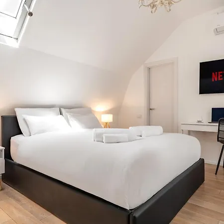Duomo View Penthouse By Ricasoli * Milan