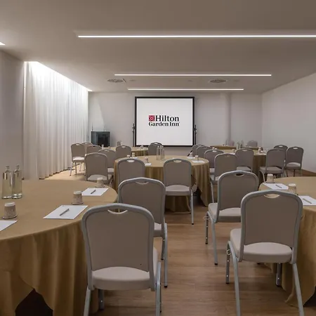 Hilton Garden North Hotel 4*