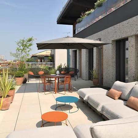 21 House Of Stories Navigli 4* ミラノ
