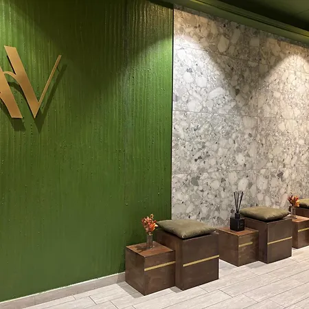 Av 2* 밀라노
