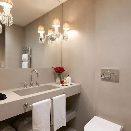 فندق مبيت وإفطار Cozy In The Center Of Milan مونتينيوزو