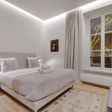 فندق مبيت وإفطار Cozy In The Center Of Milan مونتينيوزو